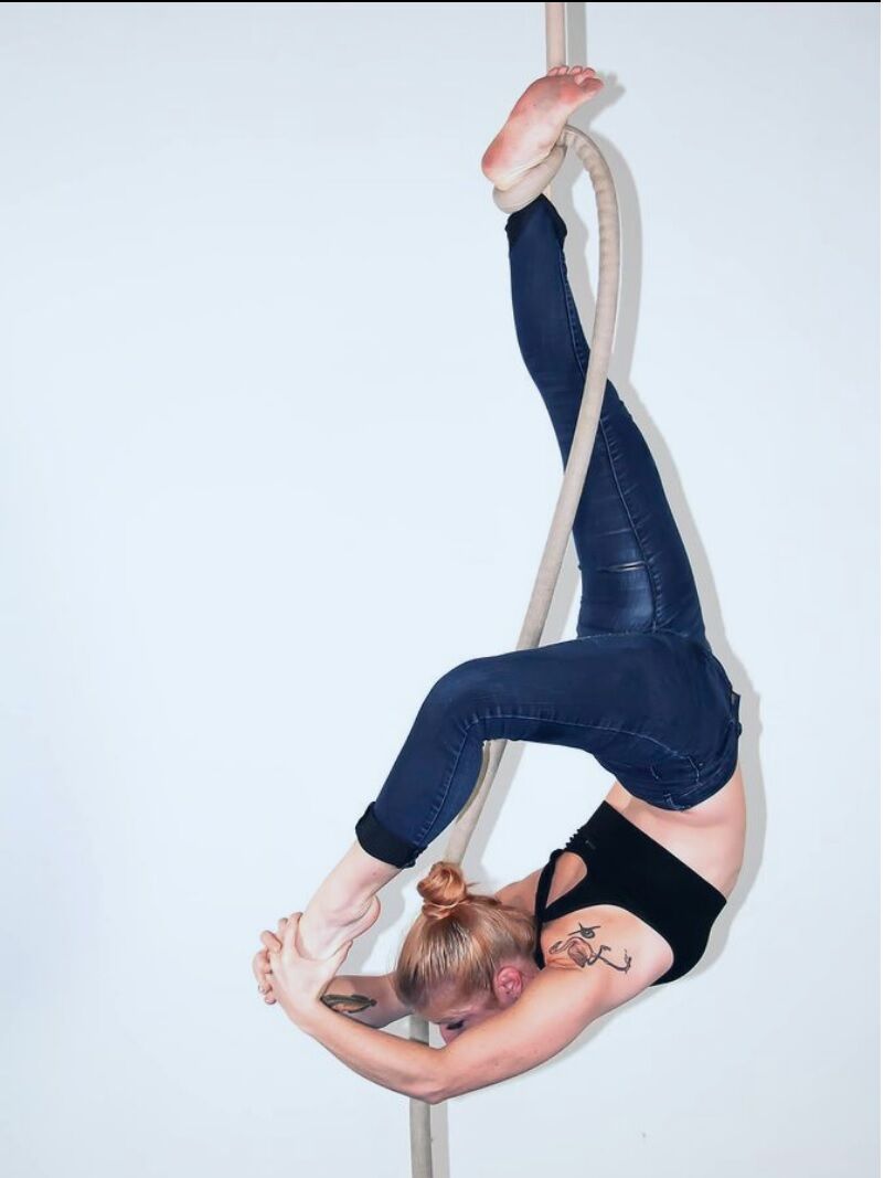 space_plans's tweet image. 👀 Have you checked out our act creation course with Kat? 👀

As an artistic aerialist, Kat will calmly guide you through her course, ensuring that you can always learn at your own pace...space-plans.teachable.com/p/act-creation…

#learntathome #UKLateHour