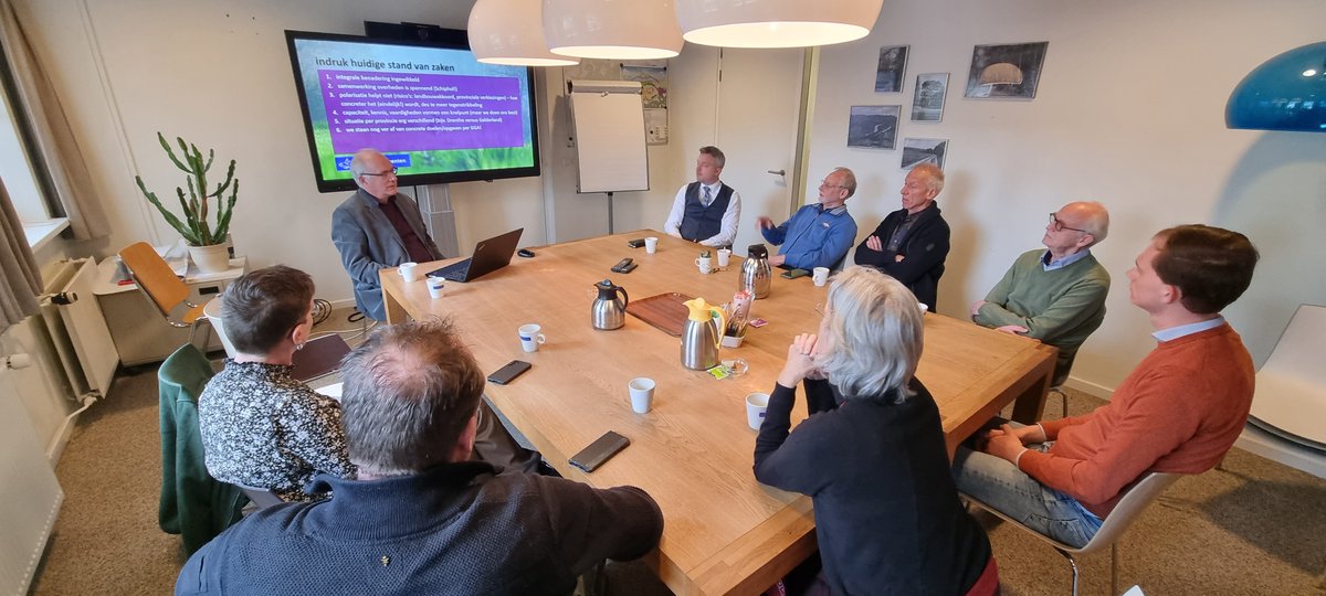 CURheden's tweet image. Woensdagochtend ontving @Natuurmonument ons voor een werkbezoek aan Nationaal Park Veluwezoom, samen met @CUGelderland kandidaten @dirkvreugdenhil (#1), @mariekevdbeek (#3) en @MaartenVelde (#5). 
Lees het verslag: rheden.christenunie.nl/k/n26891/news/… #stemnatuurlijk #ruimtevoorelkaar