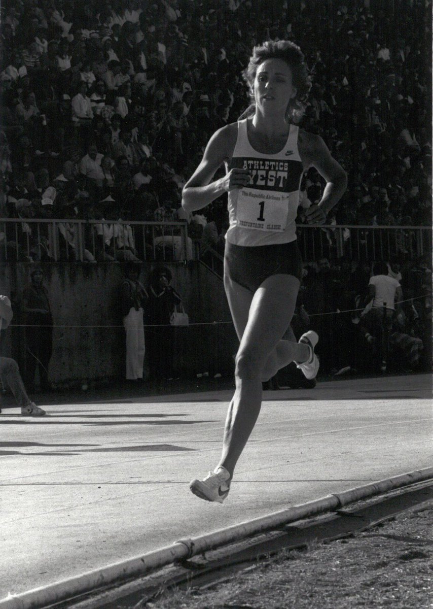 nikepreclassic's tweet image. Happy #InternationalWomensDay!
 
In our continued celebration of #WHM, we're highlighting the only woman who has set a world record at The Prefontaine Classic: Mary Decker Slaney
 
📆 June 5, 1982
 
15:08.26 bettered the previous 5000m WR by nearly 5 seconds
 
#EugeneDL
