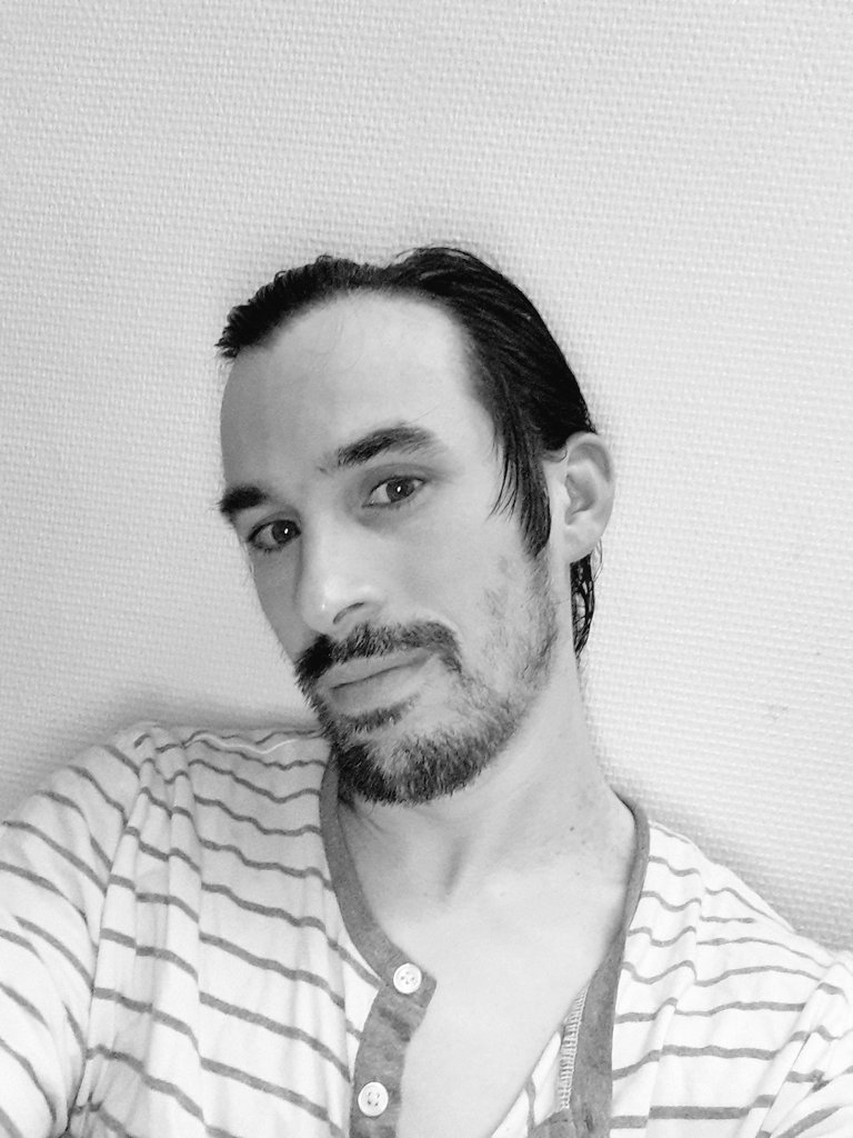 PapyHarry's tweet photo. Bonne soirée à tous https://t.co/y7gTJi2pGX