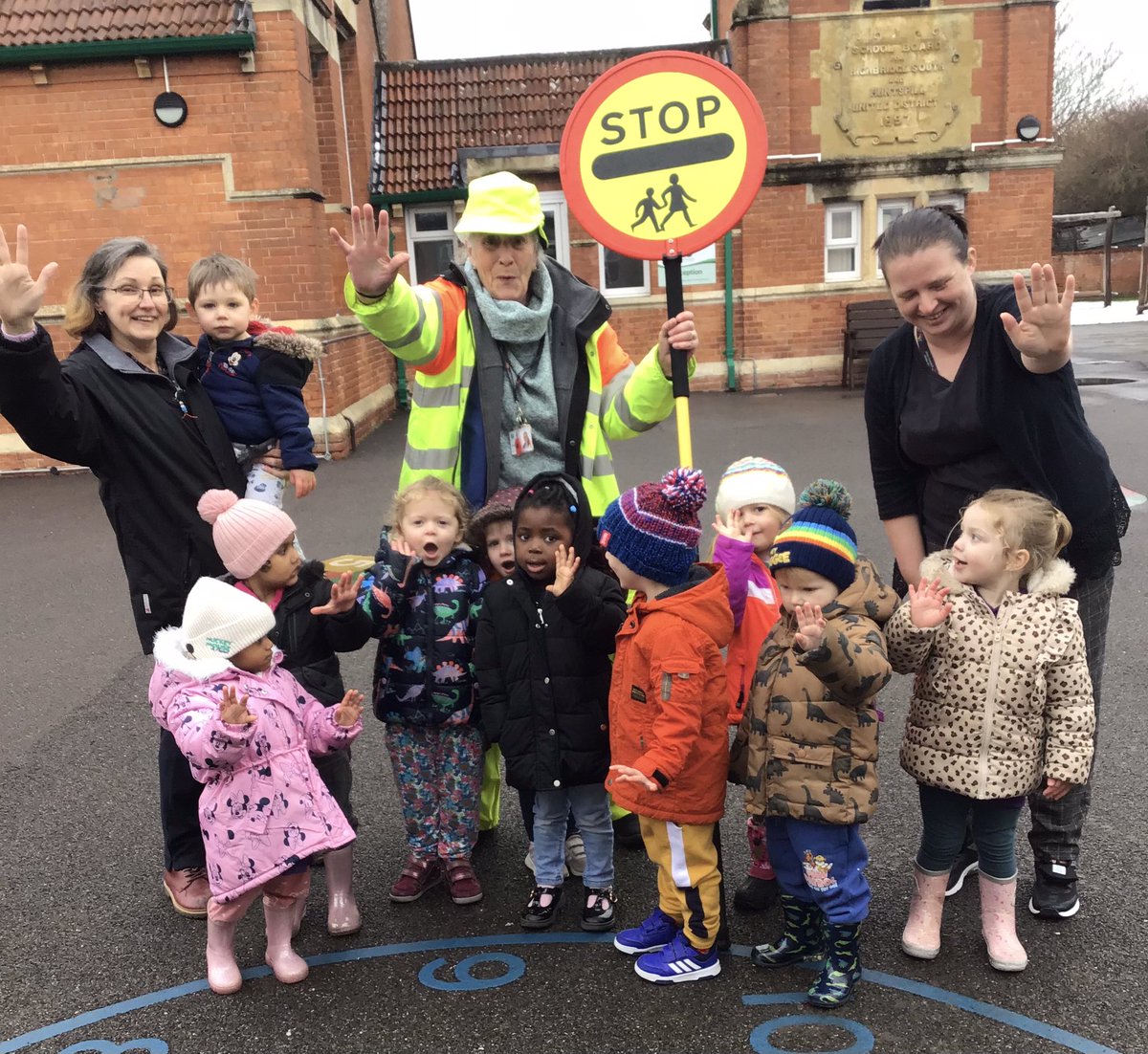 LL_WHuntspill's tweet photo. Our learning intention for the next two weeks is around people who help us.
Our lollipop lady, Heather, came and spoke to our Little Learners about her job and how she helps to keep us safe. We even had a go at being a lollipop person, just like Heather!
@TheHuntspills @_TPLT_ https://t.co/1ydnEhWeMT