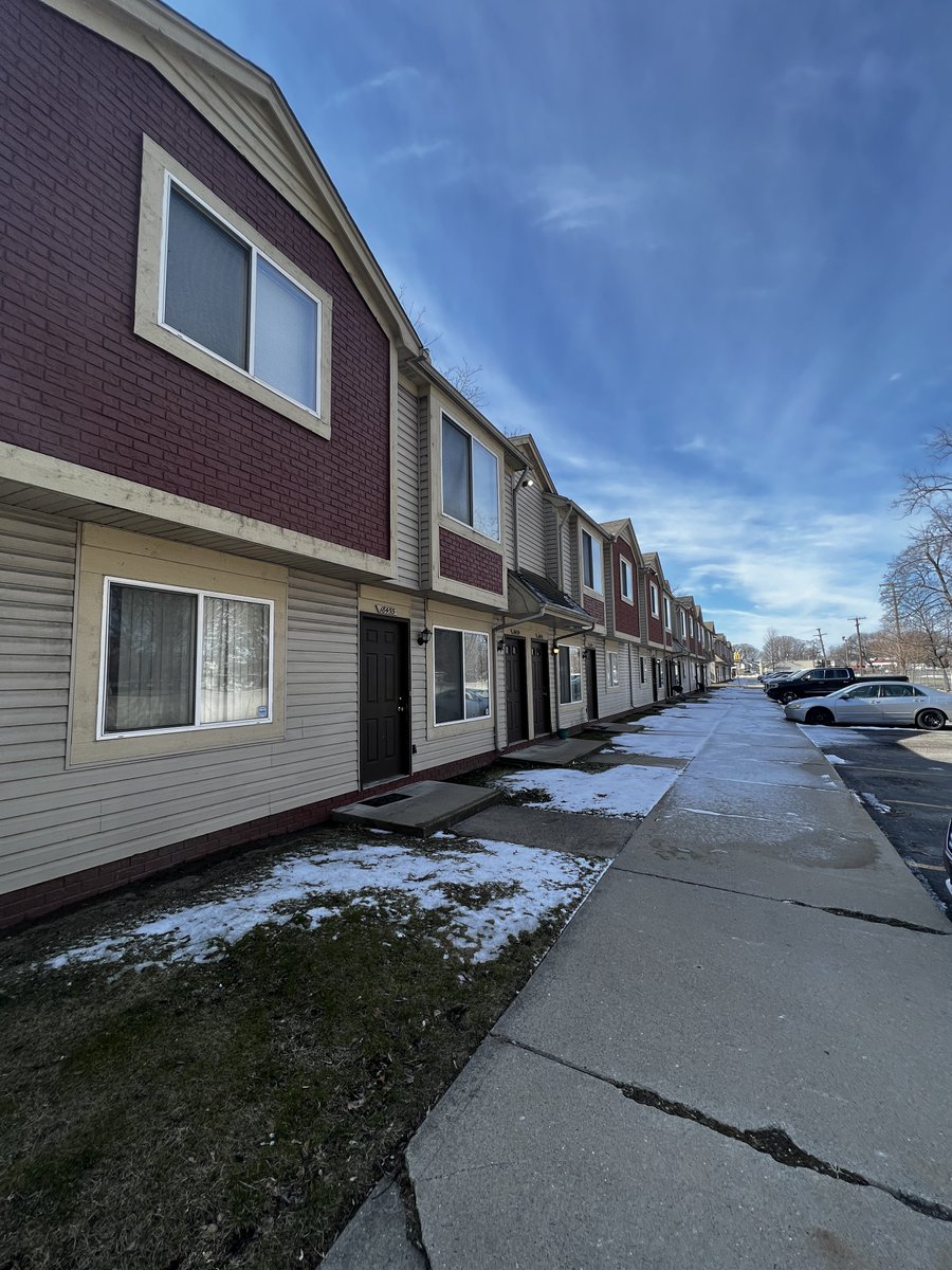 MJTraderPro's tweet image. Adding 22 more units this week

Only $14k out of pocket to close

Will be converting these to #FurnishedRentals 💪🏼😎