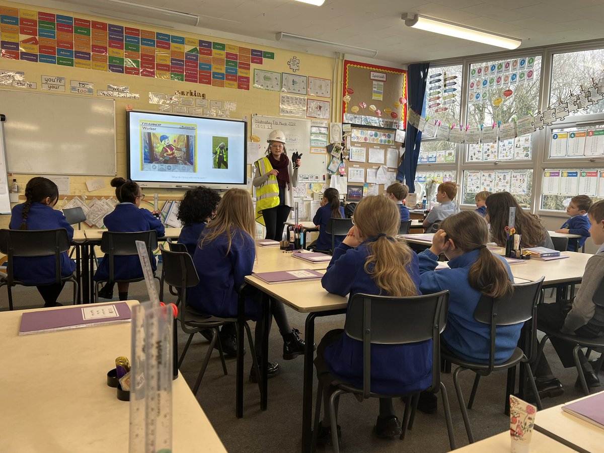 Broadoak_Year5's tweet photo. Today Katie and Rowena talked to us about their careers are project managers in the construction industry (specialising in hospitals). We learned about the role of a PM and how different sites/projects can be managed. We also enjoyed wearing the safety clothing! Thank you! 👷🏼‍♀️🏥 https://t.co/UbWlOutDuL