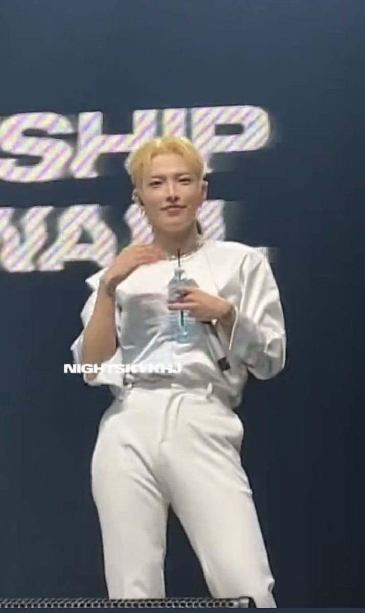 ikuumilkis's tweet photo. Wow…curves filling those pants… https://t.co/3cz8nu1qop