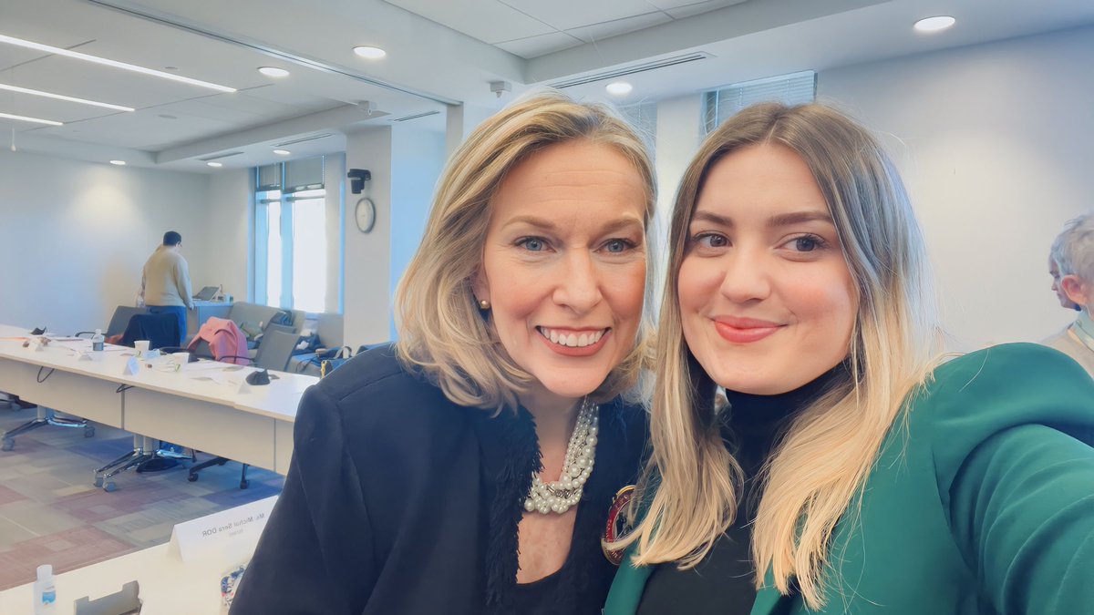 Such an inspiring talk #InternationalWomansDay w/ <a href="/Bonnie_at_TAPS/">Bonnie Carroll</a> providing care to families of military and conflict deceased recently #UkraineFrontLines empowering survivors of military spouse:’To all <a href="/StateIVLP/">IVLP</a> gals shine on, spt each-other &amp; flower today &amp; Every Single Day.’