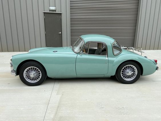 gott_julie's tweet photo. #WirewheelWednesday #Classiccar
1957 MG MGA https://t.co/7dw6Jjx6Le