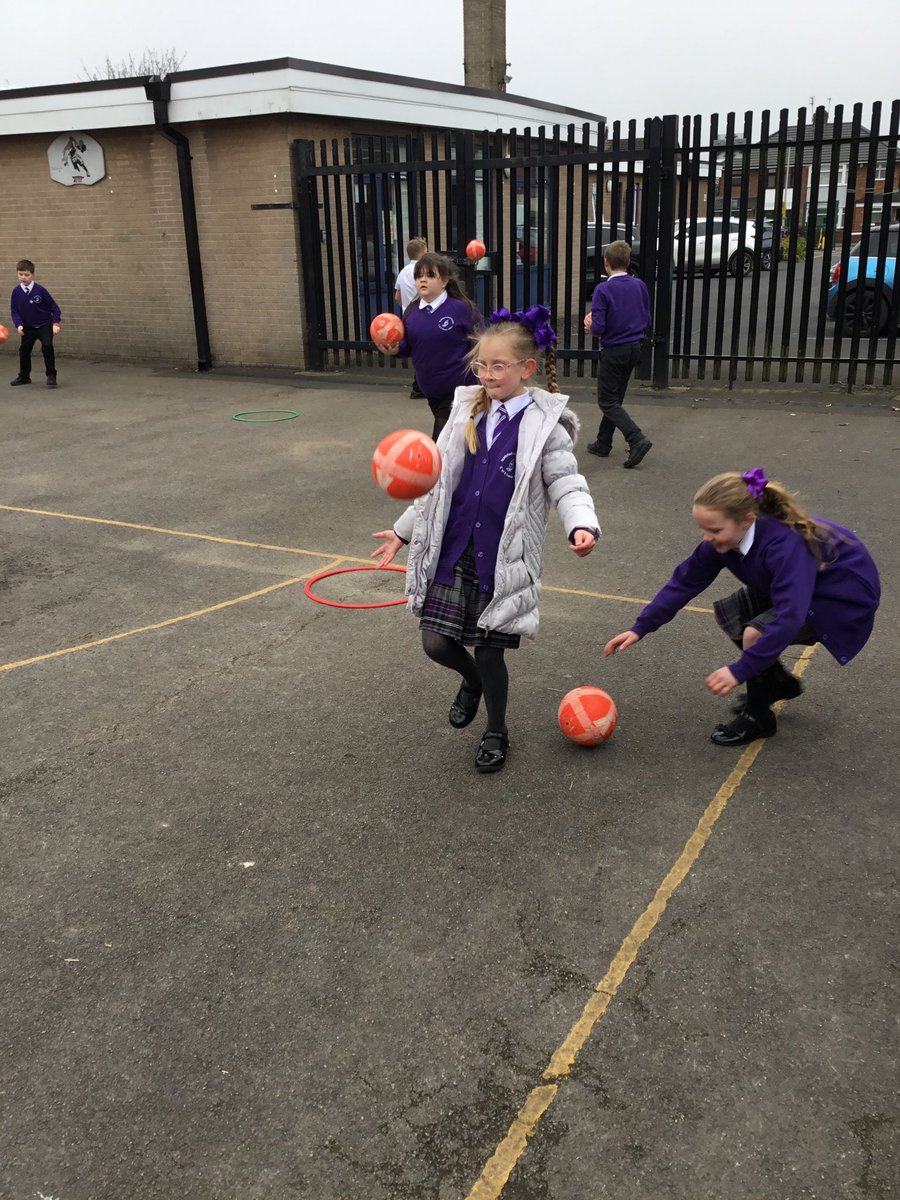 stmichaelthomas's tweet photo. We joined schools from around Halton today in the biggest ever girls’ football ‘keepy ups’ challenge - and our girls were more than up to the task! @Halton_SG #keepyups #LetGirlsPlay https://t.co/OrbzFYQPaR