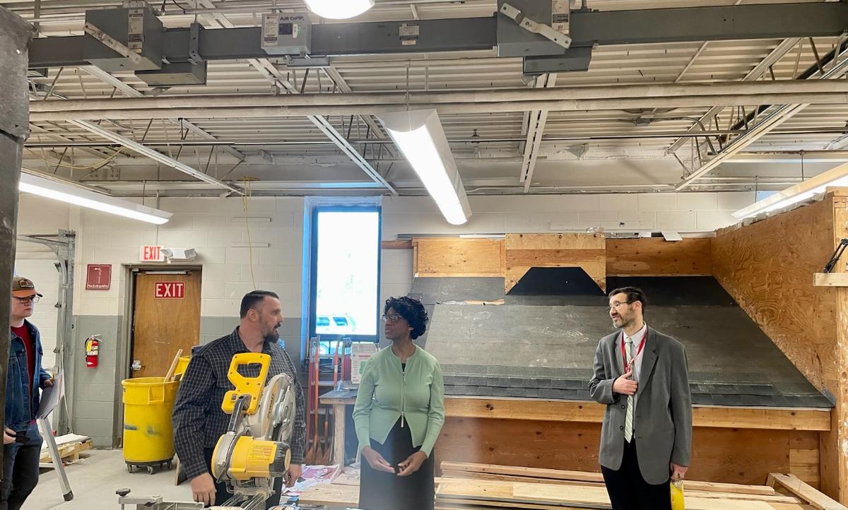 Today, Commissioner Russell-Tucker, SBOE member Woody Exley, Seymour Superintendent Sue Compton, Derby Superintendent Matt Conway, and Oxford Superintendent Robert Miller viewed Seymour High's ESSER and Perkins investments in manufacturing, robotics, computer, and EMT programs.