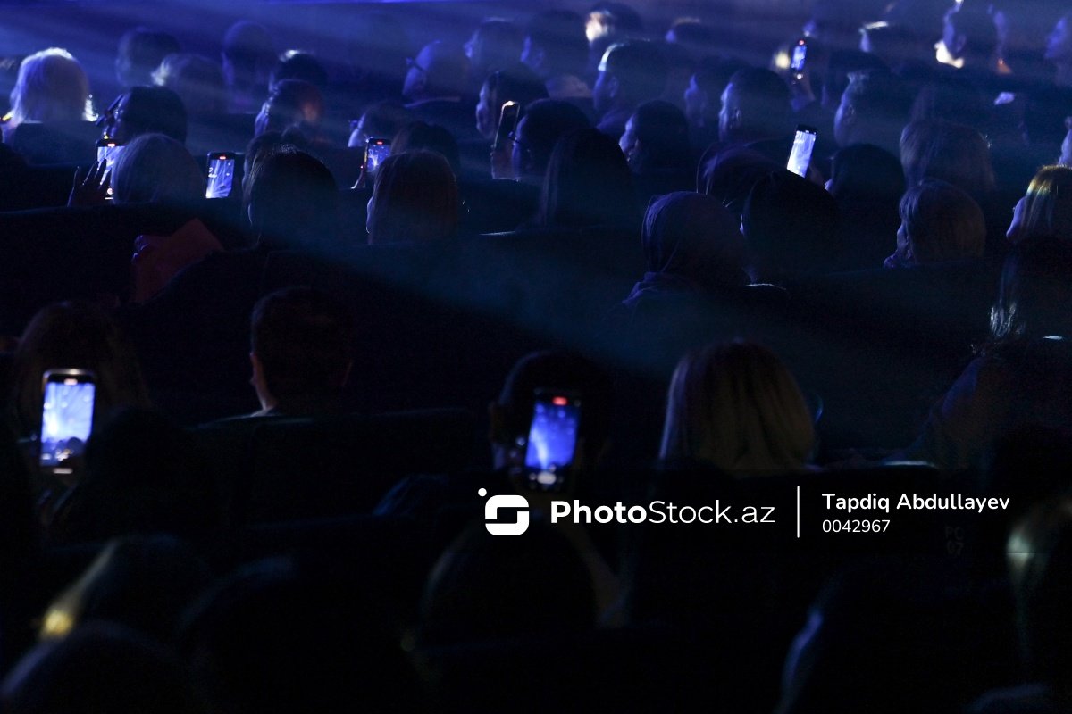 PhotoStockaz's tweet photo. Sibel Canın Bakı Konqres Mərkəzində baş tutmuş konserti
#müğənni #türkmüğənnisi #türk #konsert #mədəniyyət #səhnə #zal #sibelcan #photo #Stock #Azerbaijan #Baku #music #singer #turkishsinger
🎤 Ətraflı: https://t.co/gJq55xqtzg https://t.co/i1hQ4ZWauy