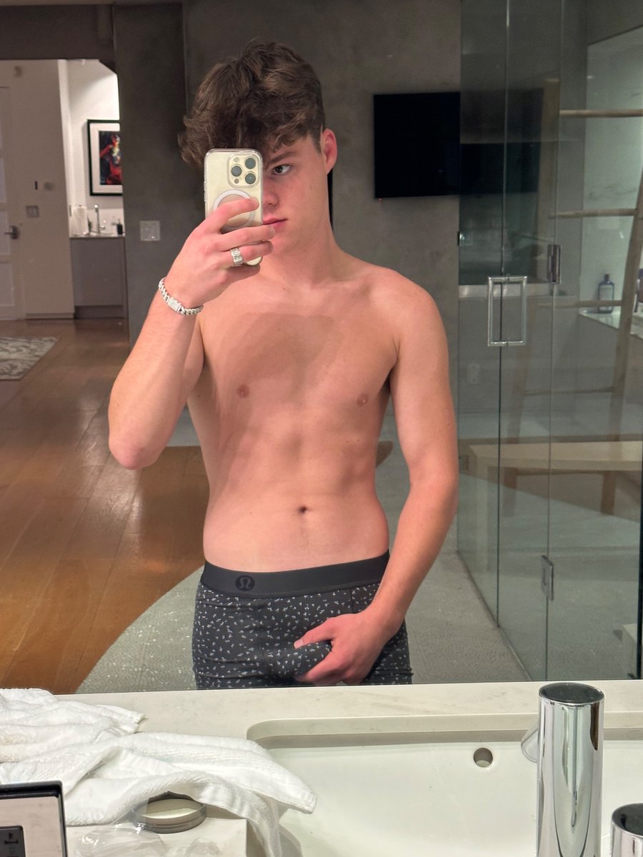 Gwen26139009's tweet image. Cardio workout in my bed before the gym? Rt when you see it👀

onlyfans.com/jackdohertyy