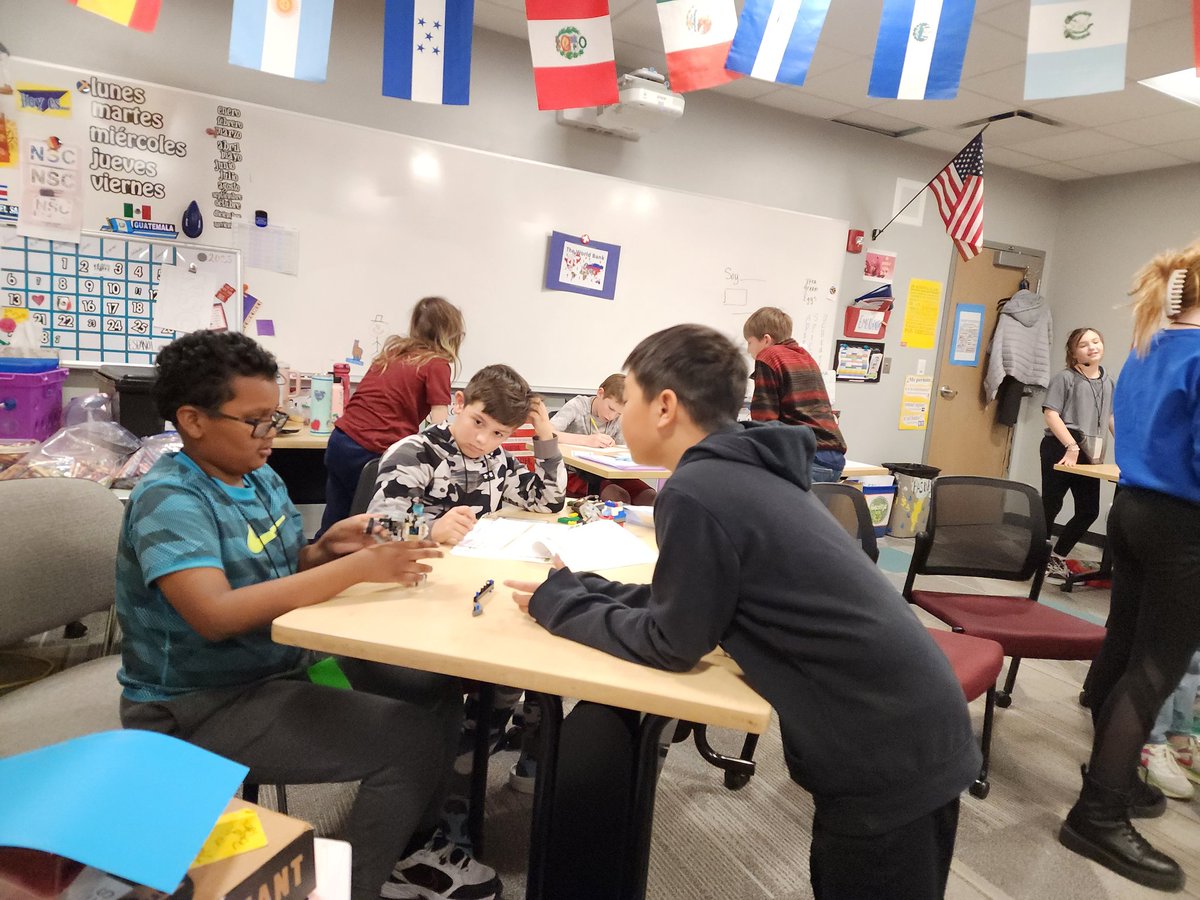 OdsSrawh's tweet photo. Solving crisis, one at a time!! World Peace Games, Games Day 5 begins!! @OakhillDay @ODSMrsG @MaggieMNewhouse https://t.co/QzGGBWmQax