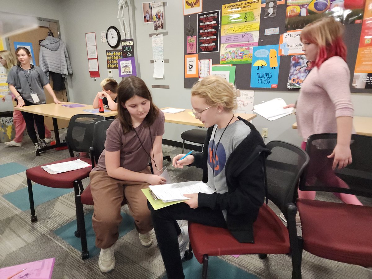 OdsSrawh's tweet photo. Solving crisis, one at a time!! World Peace Games, Games Day 5 begins!! @OakhillDay @ODSMrsG @MaggieMNewhouse https://t.co/QzGGBWmQax