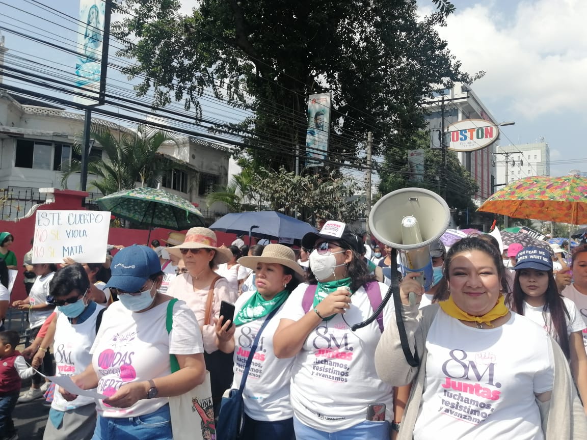 #8m #ElSalvador 
✅Nos antecede una larga genealogía de mujeres defensoras del territorio, feministas, trans feministas, sufragistas, sindicalistas, artistas, artesanas. Gracias a ellas y su legado, seguimos luchando por los derechos que el sistema patriarcal nos ha arrebatado.✊