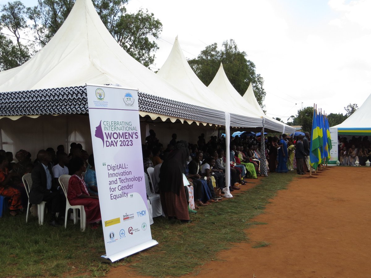 ClaudeKarangwa's tweet photo. Mw'izina rya @amplifyfund @Knooliet yibukije abitabiriye akamaro ko kwibohora k'umugore ku buzima bwe. Yagaragaje ko kwiyongera kw'inda z’abangavu ari imwe mu mbogamizi zidindiza iterambere ry’uburenganzira bw’umugore n’uburinganire mu Rwanda. #IWD2023 #EmbranceEquity #DigitALL https://t.co/y3mXErch9B