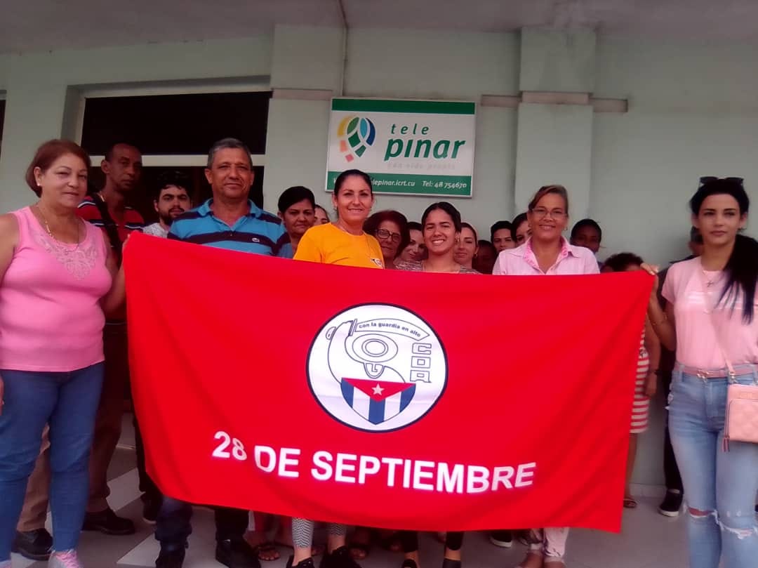cdr_cuba's tweet photo. Continuamos declarando 🏆🎙️ “Voz X Congreso” de #CDRCuba a los medios de comunicación más destacados en la divulgación del quehacer cederista en sus comunidades. En Pinar del Río,
‼️Guerillero, Radio Guamá y Telepinar ya tienen su pegatina‼️ #XCongresoCDR #SomosDelBarrio #Cuba https://t.co/8ccUlHaTt5