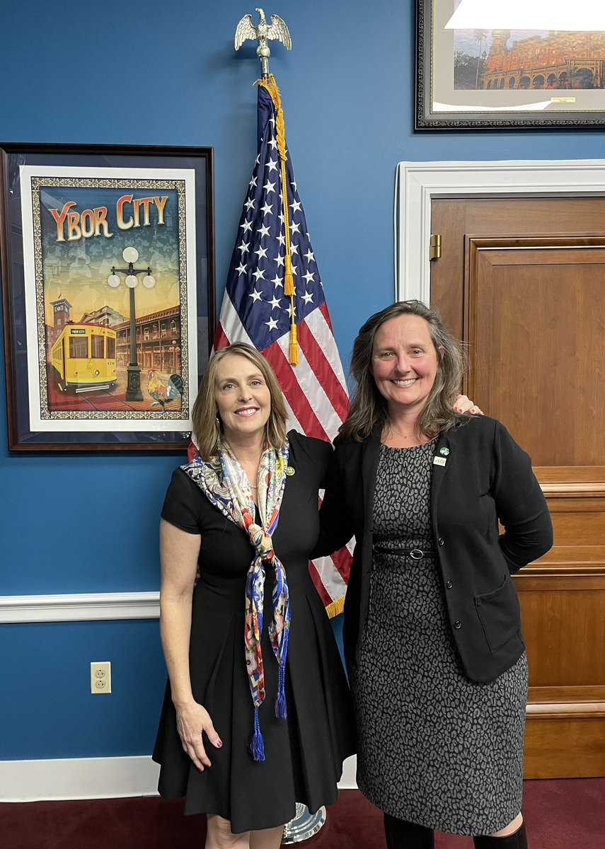 How lucky am I to meet with one of my personal she-ros on #InternationalWomansDay?! @USRepKCastor, thank you for always standing up for the health of our communities and environment! #LCVAdvocacyDay #CleanEnergyForAll @FCVoters @LCVoters