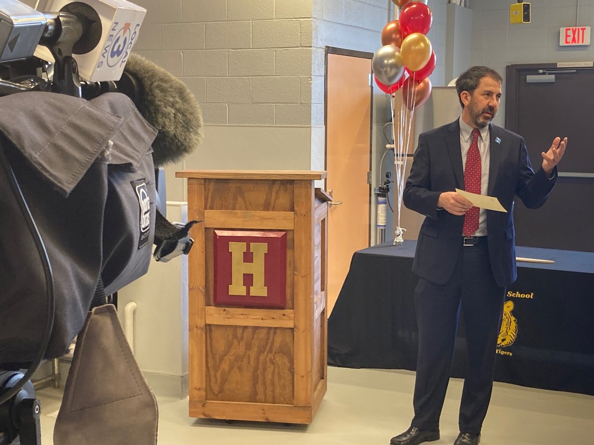 Thanks to @seerockcity for supporting <a href="/HustlinTigers/">The Howard School</a> new commercial kitchen! This offers <a href="/hamcoschools/">Hamilton County Schools</a> #FutureReady students some great new opportunities. Watch @local3news #SchoolPatrol at 5, 6 and 11 p.m. tonight.