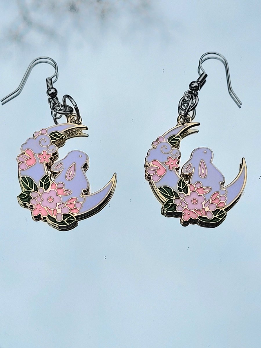 ddckaylee's tweet photo. Cute and whimsical pieces looking for some new homes ✨️

25% off your entire purchase thru 3/31 to celebrate my 25th bday on the 19th!

https://t.co/fAIaUW4Pqu https://t.co/h3bD6joU7f