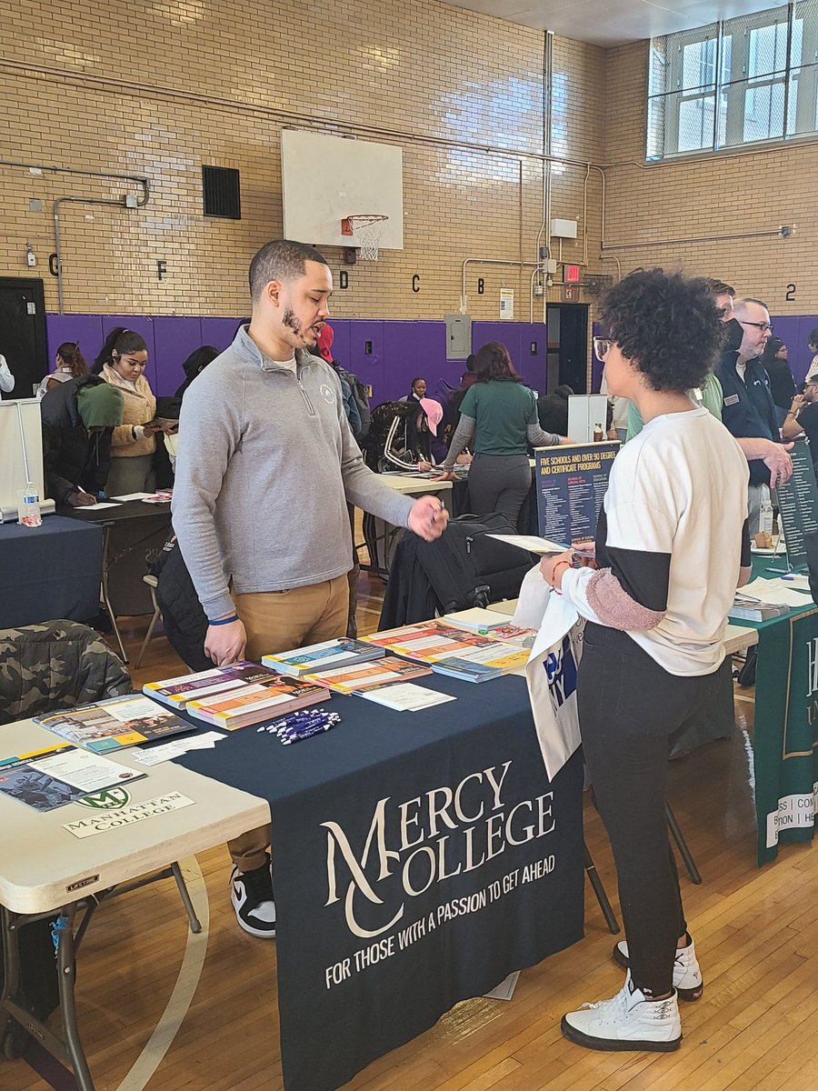 BXHS_SuptPeart's tweet photo. Congratulations to the principals on the Bronx Taft Campus for organizing a College Fair #Collaboration #NewSettlement
@NYCSchools @DOEChancellor @DanWeisbergNYC https://t.co/NmRUVLYM9t