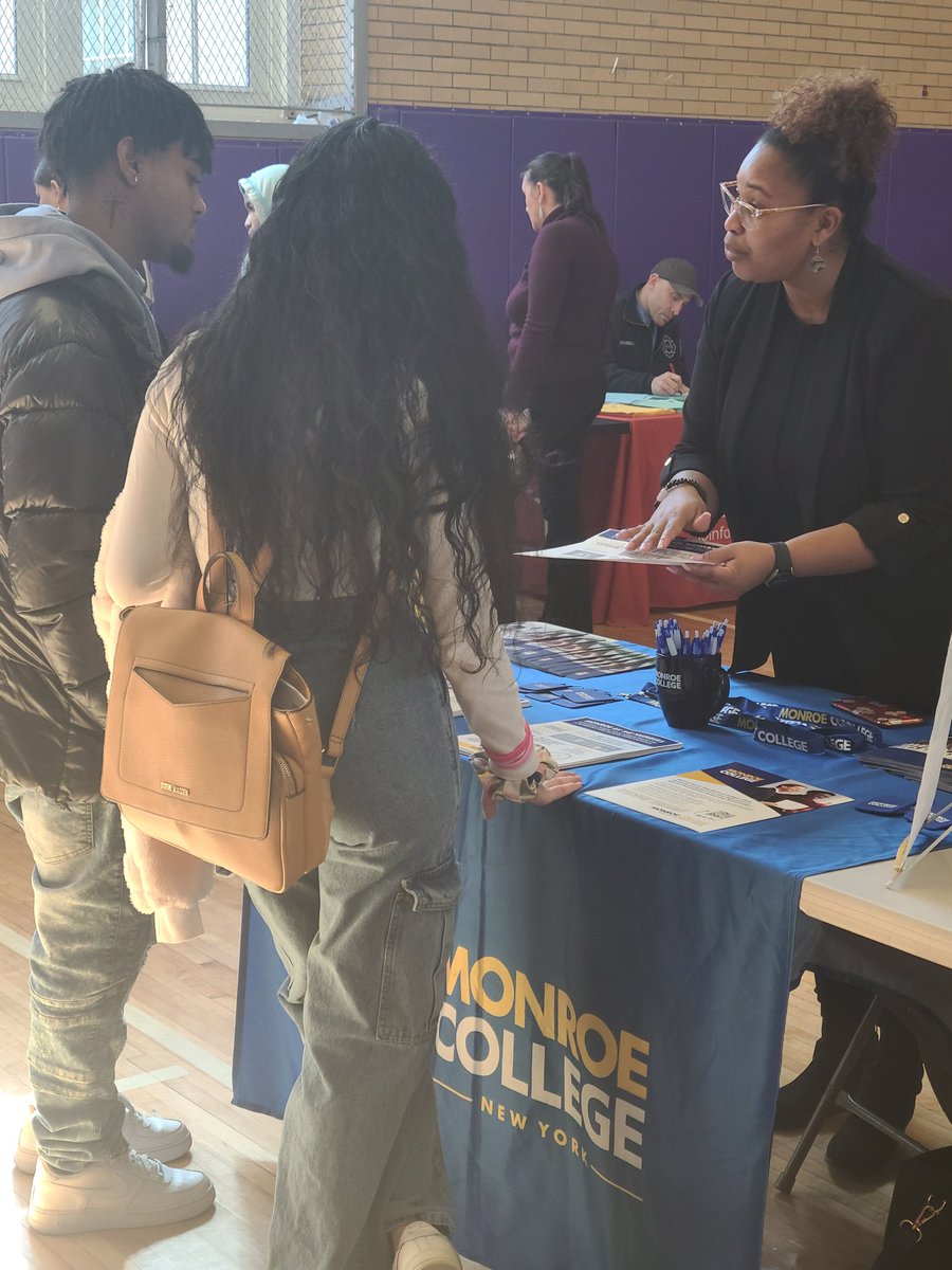 BXHS_SuptPeart's tweet photo. Congratulations to the principals on the Bronx Taft Campus for organizing a College Fair #Collaboration #NewSettlement
@NYCSchools @DOEChancellor @DanWeisbergNYC https://t.co/NmRUVLYM9t