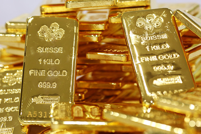 PopescuCo's tweet photo. #Gold holds near 1-week low as Fed's Powell sticks to hawkish narrative https://t.co/6Fja902KLX via @Reuters https://t.co/2gMUmhIlwH