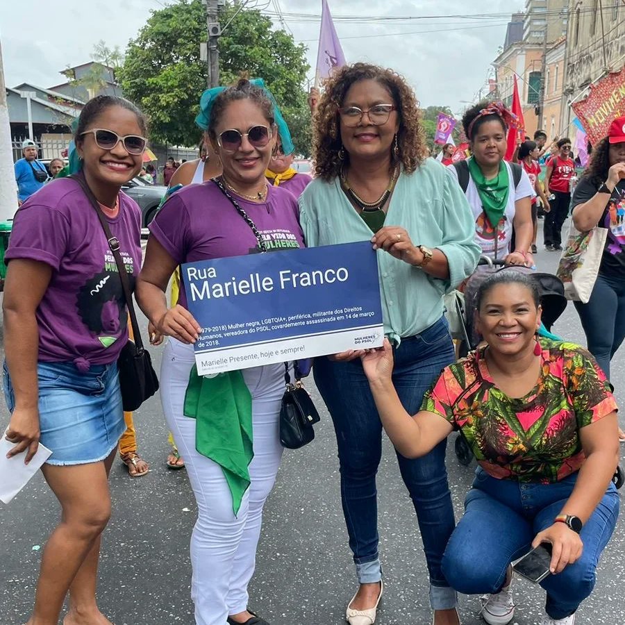 PsolBelem's tweet photo. É pela vida das mulheres!

Na manhã de hoje (08), Dia Internacional da Mulher, centenas de mulheres ocuparam as ruas de Belém, rumo à Alepa, para lutar pelos seus direitos. Na ocasião, também entregaram uma carta contendo suas demandas e reinvindicações.

Segue o fio 🧶 https://t.co/LUsahOa9VE