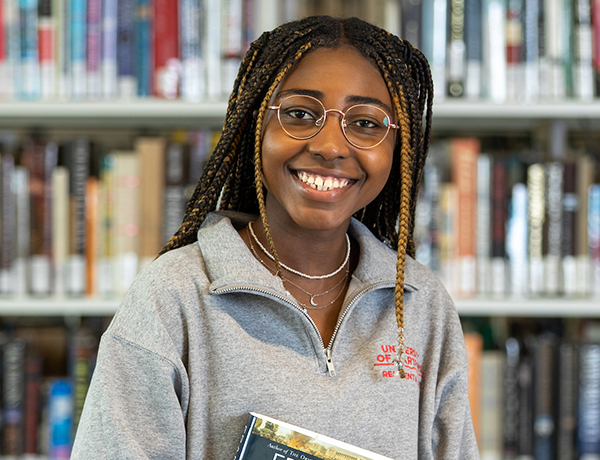 <a href="/UHartAandS/">UofHartford A&S</a> International Studies, and Politics and Govt. major Benie Kwarteng ’23 is the first #UHart student to earn a Rangel International Affairs Fellowship. She'll attend grad school, work with a member of congress, and in 2025 become a U.S. diplomat  bit.ly/3mBLBOu