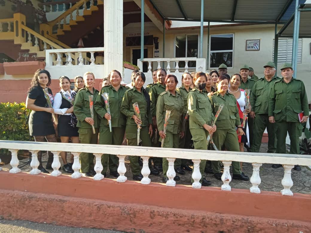 Ricardo30093774's tweet photo. @RMMatanzas la mujer cubana, simbolo de rebeldia, de patriotismo, de valentia, de amor, sentimiento, ternura y compromiso con  su familia y con su pueblo.
#MujeresEnRevolución 
#MejorEsPosible #YoVotoXTodos. https://t.co/EMzrJaGpyl