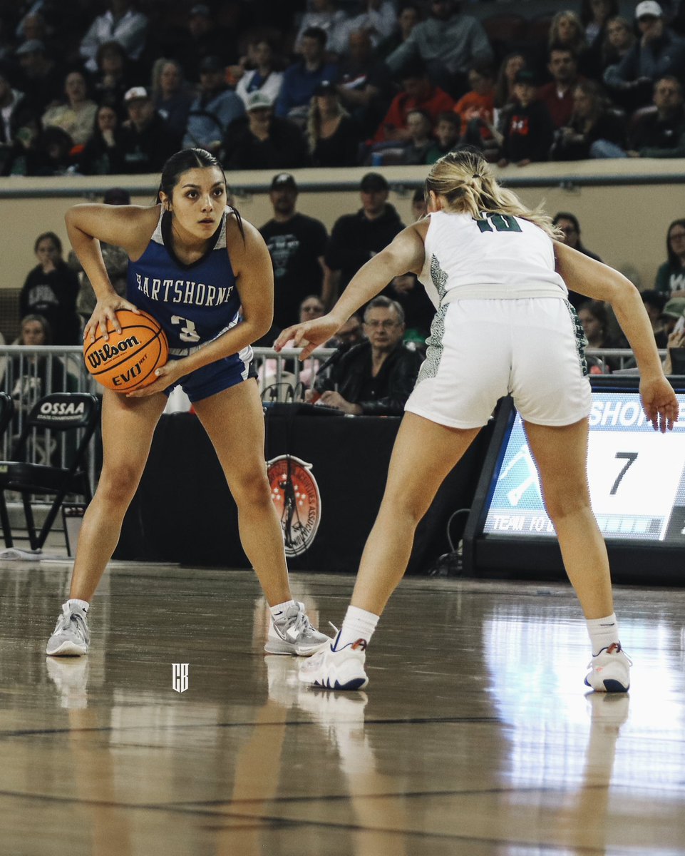 ChrisBischoff_'s tweet photo. Jayda Moore you had an incredible season! It was truly an honor capturing a few of those moments! You lead in such a humble way!! You help others laugh &amp; you push them to be great !! May God continue to shine His light upon you !! Keep working 🙏⚒️🏀‼️

@jaydarene_3 https://t.co/LAEEDiEhhP