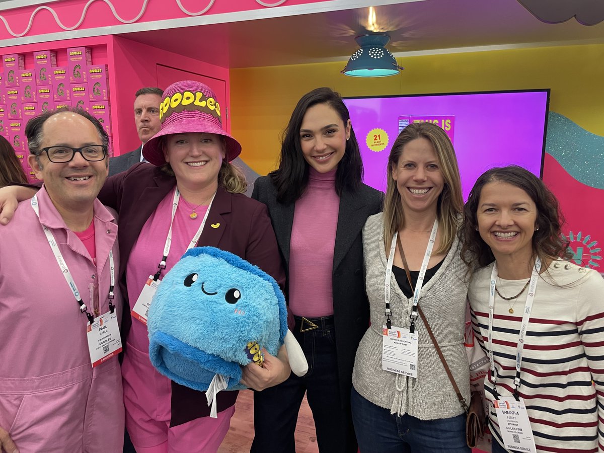 KO's @JennRosenthal & Samantha Pjesky are onsite at #ExpoWest today with Paul Earle, @jenniferland, and @GalGadot, the founders of our client Goodles! @AllGoodles #expowest2023 #foodandbeverageindustry #cpgindustry @NatProdExpo