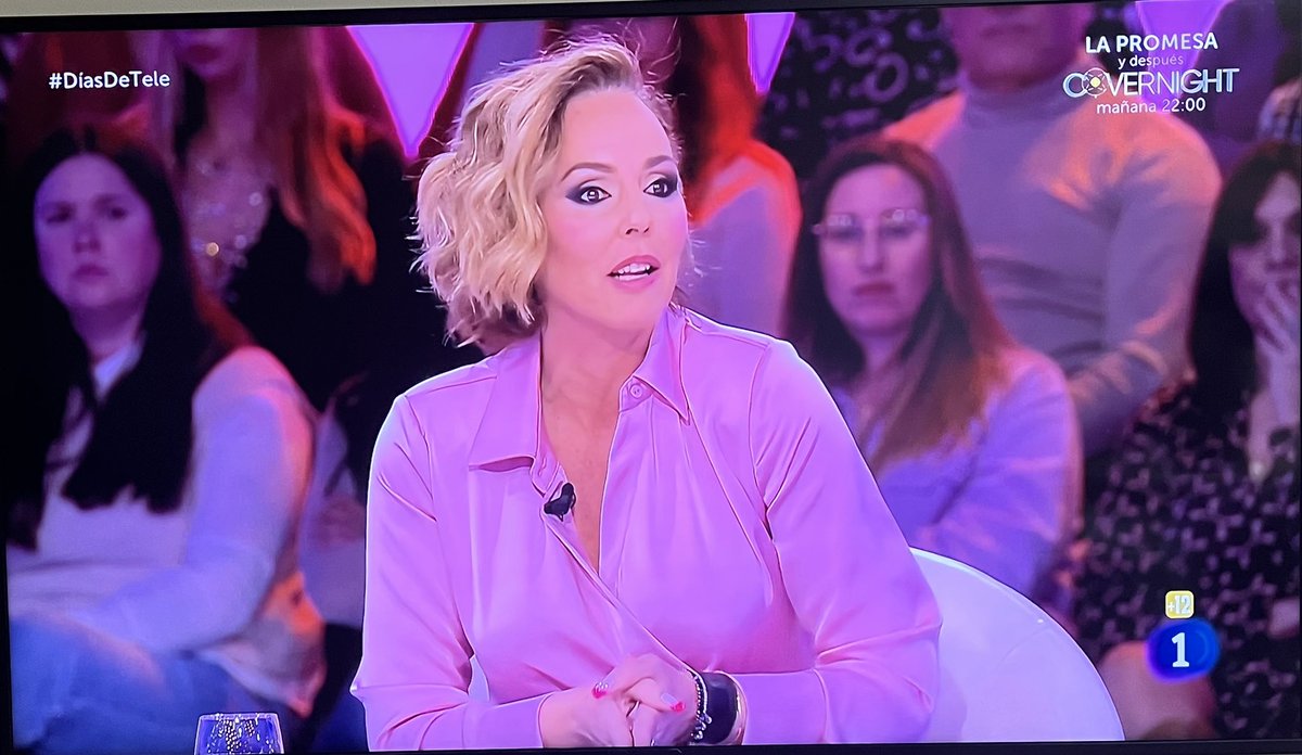 Que distraída está la noche en TVE1!!Qué Programón!!💜 #APOYOROCIO8M #8DeMarzo #8marzo2023 #DiaDeLasMujeres #DiaInternacionalDeLaMujer #YoVeoAJuliaOtero #DiasDeTele