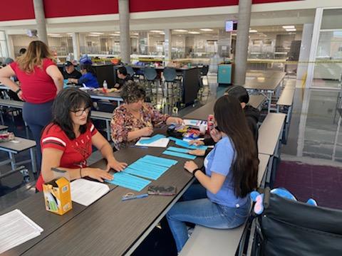 Bel Air HS CIS (@cis_belair) on Twitter photo 🎉BAHS Wellness Wednesday Parent CAMP! Wonderful turnout! Great information was provide by Kristen Ortega & Crystal Cardiel "Let's talk Youth Vaping" & Lupe Anchondo & Laura Diaz "Mental Health". Parent Participation working together united as one. <a href="/BelAirHigh/">Bel Air HS</a> <a href="/CISElPaso/">Communities In Schools of El Paso</a> 🎉BAHS Wellness Wednesday Parent CAMP! Wonderful turnout! Great information was provide by Kristen Ortega & Crystal Cardiel "Let's talk Youth Vaping" & Lupe Anchondo & Laura Diaz "Mental Health". Parent Participation working together united as one. <a href="/BelAirHigh/">Bel Air HS</a> <a href="/CISElPaso/">Communities In Schools of El Paso</a>
