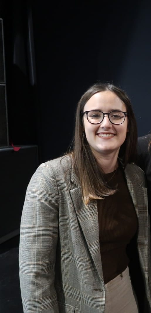 Cristina López González, 
 25 años y graduada en Relaciones laborales y recursos humanos,  Principalmente me gustaría ayudar a Salobreña sobre todo reparando su imagen y belleza puesto que su economia principal se basa en el turismo ,tenemos la iniciativa para mejorar Salobreña