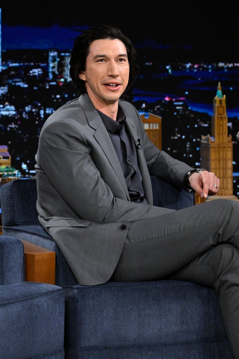 adamdriververse's tweet photo. Adam Driver at the Tonight Show Starring Jimmy Fallon - 7 MAR 2023 https://t.co/Kh5cNLOb8S