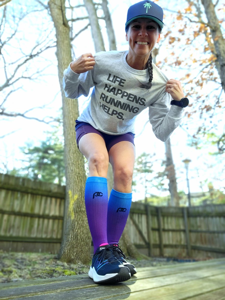 runSue19's tweet image. Happy Wednesday!!! 

#keepittight #loveyourrun #TeamUltra #JoyWins #RunForUltra #aer2023 #procompressionambassador #ultrajoy #ultramarathoncontest