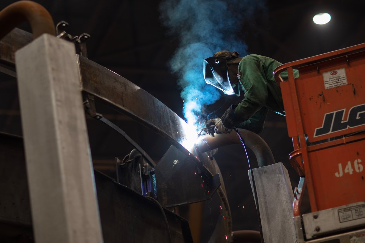 SunriseWindNY's tweet photo. For the past 3 years, @LJU_Global built capabilities to support the offshore wind industry. Their partnership with #SunriseWind makes @LJU_Global the first-ever U.S. company to produce secondary steel for the U.S. offshore wind industry &amp; help NY achieve clean energy goals. https://t.co/VRan5UL3NA