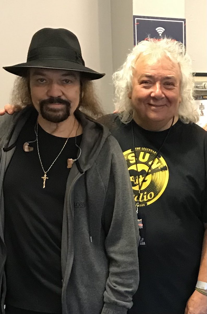 So sad to read of the passing of my friend Gary Rossington. A truly great guitarist and writer, and thoroughly lovely and friendly man. Second pic was taken side-stage at a Skynyrd Gig in Birmingham, 2019, third pic his guitar! RIP Gary. 🇺🇸🇬🇧❤️🎸