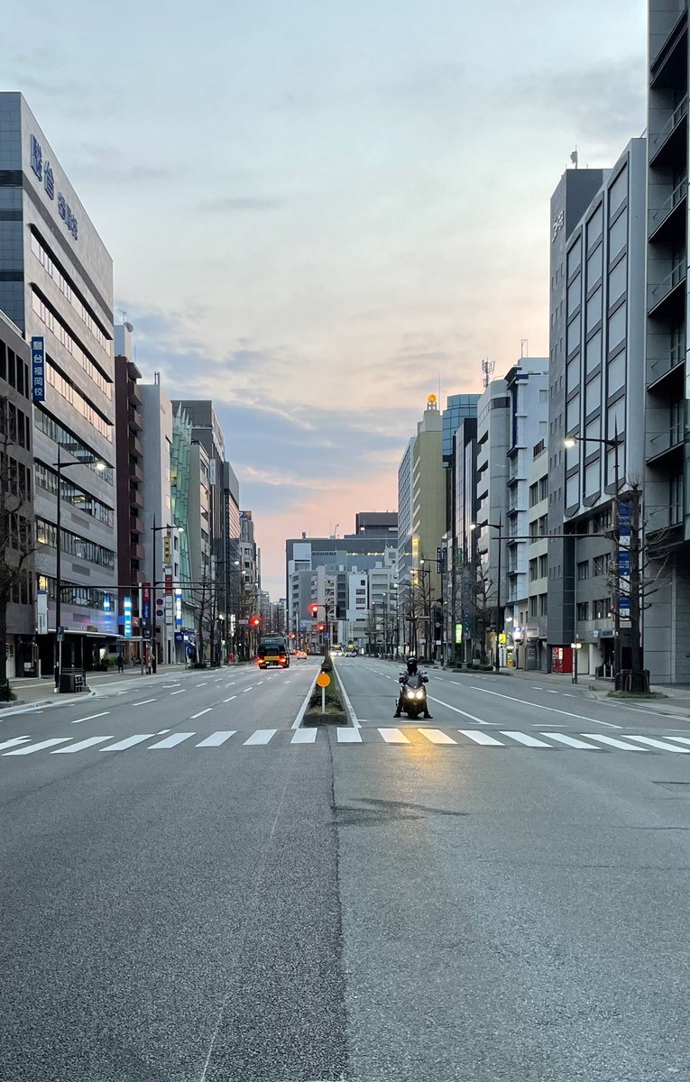 朝！！！ https://t.co/jWTXGfvzew