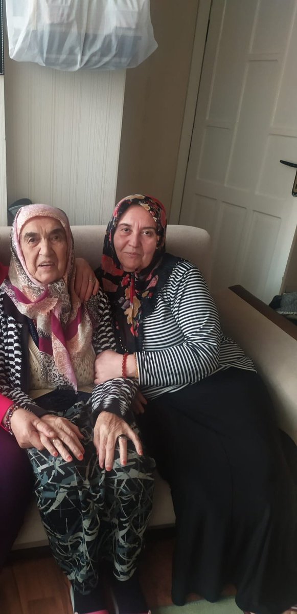 Sn başkanım Hatice kömürcü olayını dramatize etmeyin diyorsunuz ya, sizin anneniz ablalarınız göçük altında kalıp can verdi mi, ellerinizle enkazı kazıp bir ümit dediniz mi.. Acısını hissetmediğiniz acıları hafife almayın  lütfen <a href="/SecerVahap/">Vs</a>