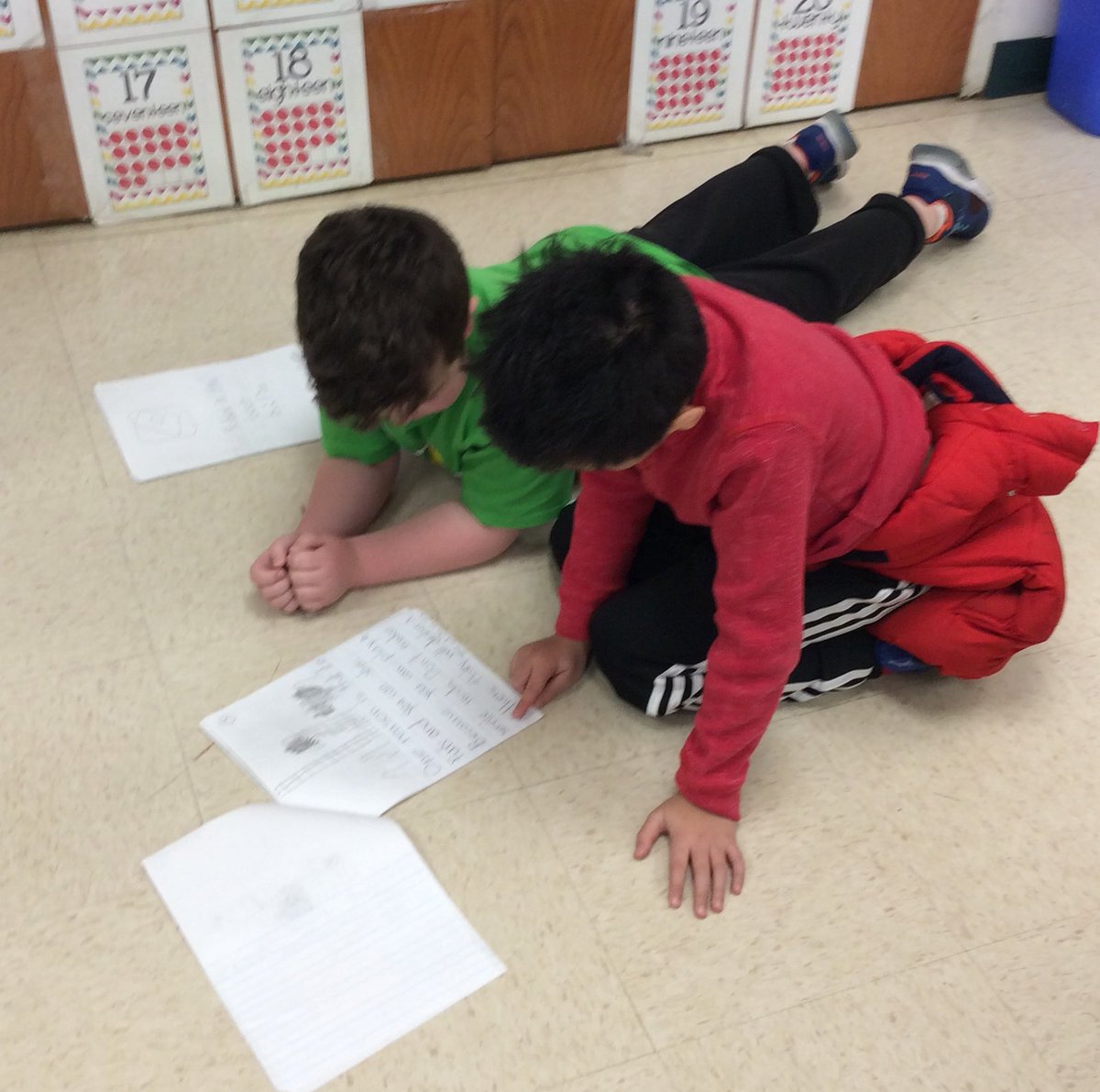 tchanatski's tweet photo. Writerβs share their opinions with others!!βοΈππ@Hubbard_School @ramseyNJschools #peerediting #partners https://t.co/NQsCd6PN9W