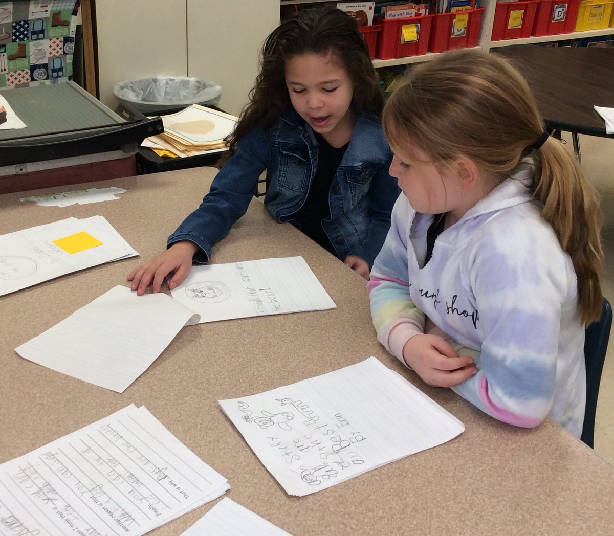 tchanatski's tweet photo. Writerβs share their opinions with others!!βοΈππ@Hubbard_School @ramseyNJschools #peerediting #partners https://t.co/NQsCd6PN9W