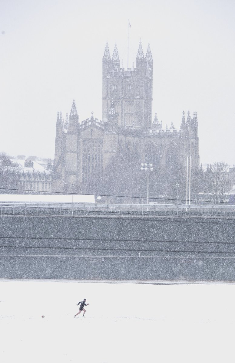 Braving the snow 

#Bath #VisitBath