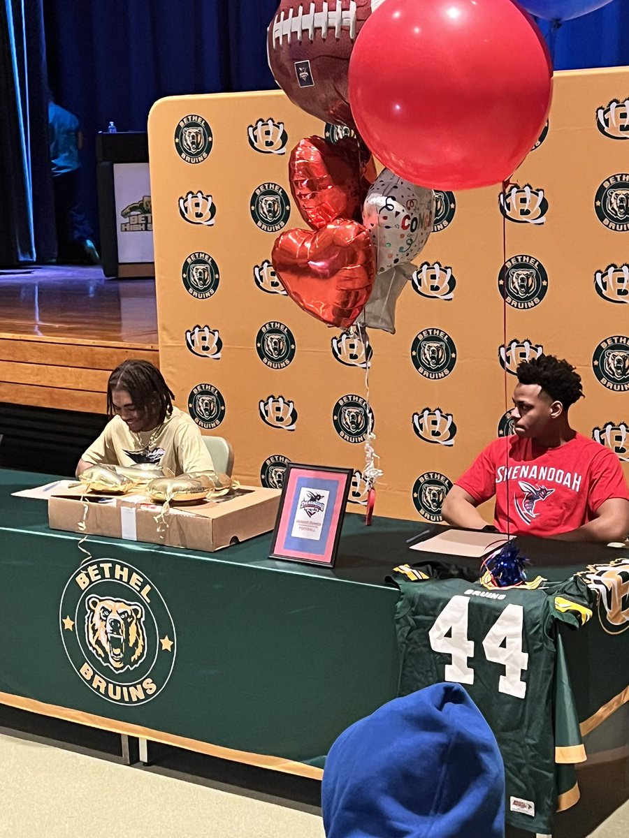 AthleticsBethel's tweet photo. @JacqueillKB1 signed football scholarship to Shenandoah University &amp; @AJ_Robinson14 signed a football scholarship to North Carolina Wesleyan 

#1067Bethel https://t.co/TLWMAHxrum