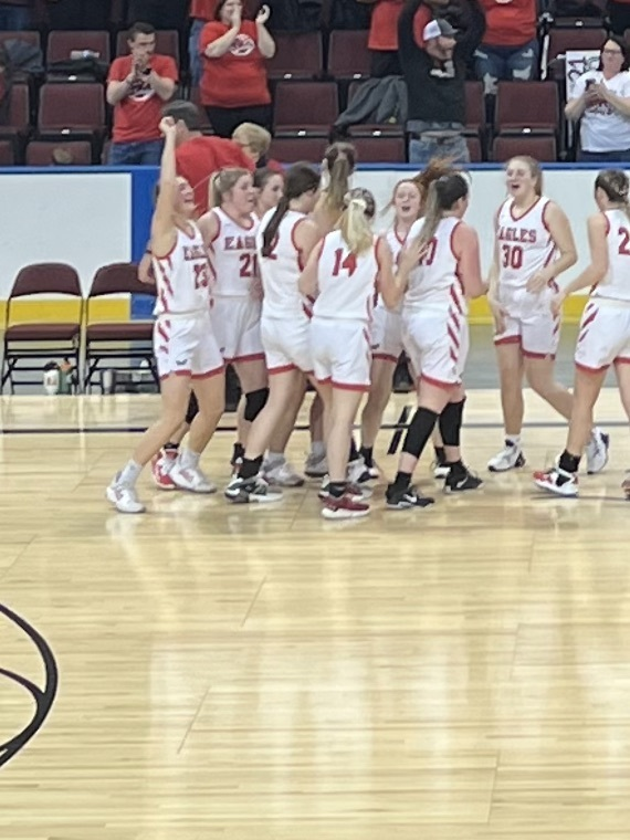 usd331norwich's tweet photo. Norwich WINS!! Lady Eagles advance to semifinal round of 1-A D1 state tournament with 42-34 victory over Canton Galva. 
Next game : Friday at 2:00 pm 
#GoEagles https://t.co/ES1k014uZP