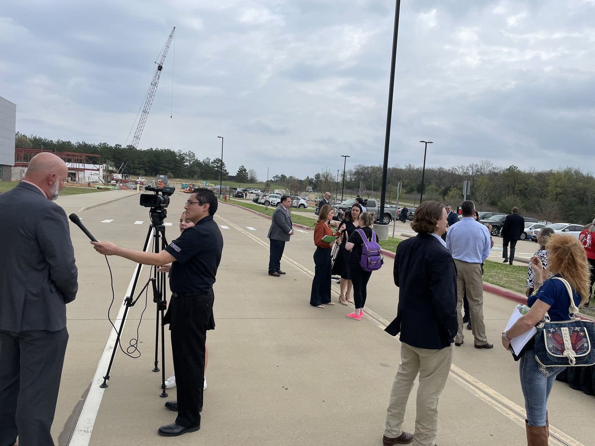 RYHT_ETexas's tweet photo. TREMENDOUS showing in Tyler where 9 Sups, Board Members from each ISD, the Mayor of Tyler, several City Council members &amp; a County Commissioner sent a CLEAR message that East Tx does NOT support vouchers. Choice already exists &amp; vOUCHers will only harm students. @RYHTexas https://t.co/aoycxtLzLn
