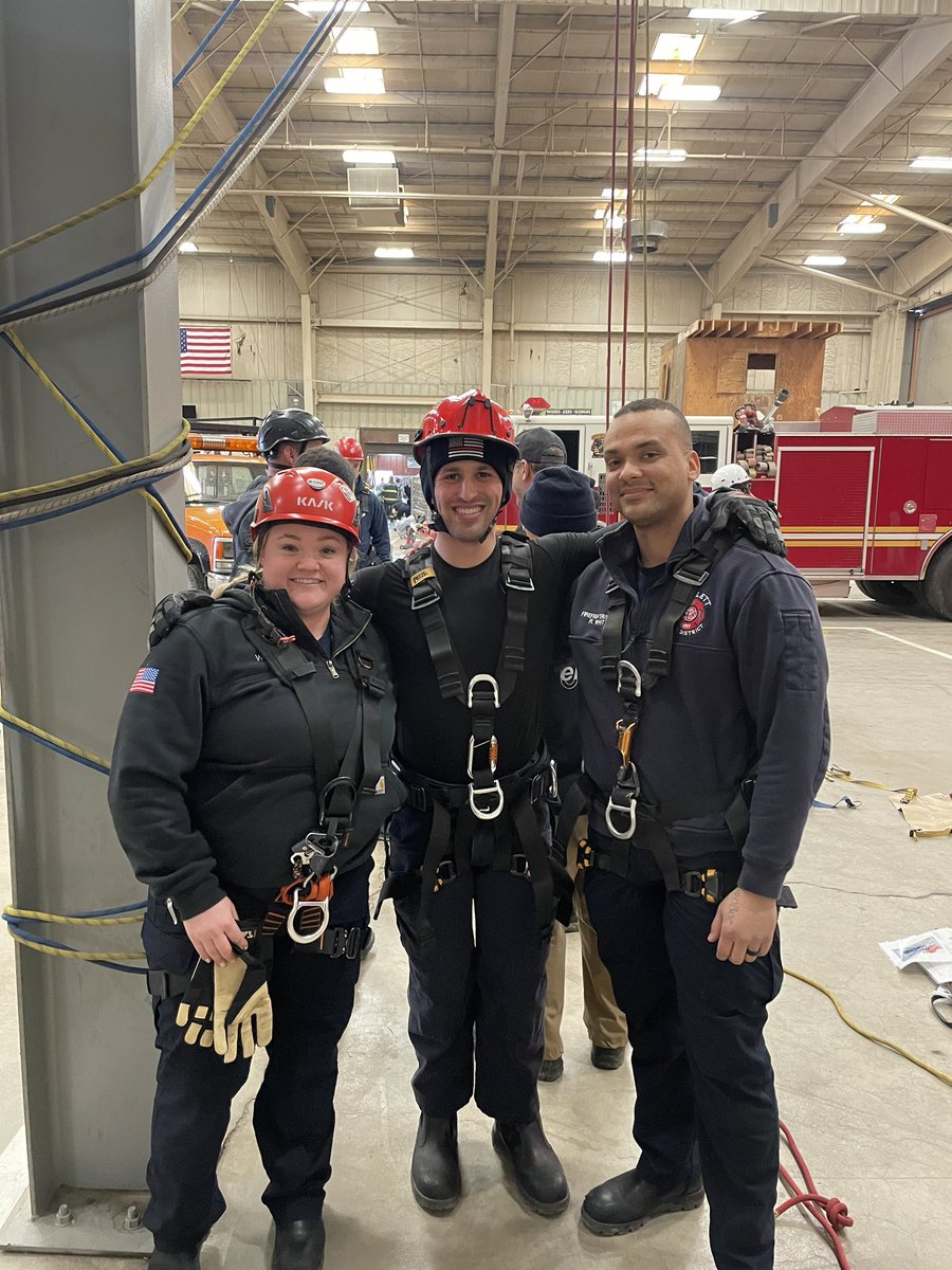 BartlettFire's tweet photo. A few of our members are continuing their training at Nipsta Firefighter Academy for a Rope Operations course. https://t.co/Vh8J1q63T4