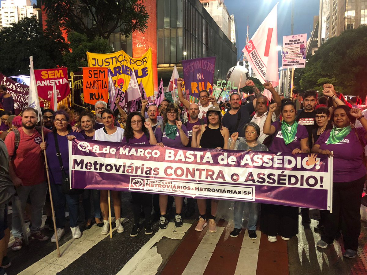 Metroviárias e metroviários de SP agora na Paulista no dia de luta internacional das mulheres 👊

#8M #8demarço #diadasmulheres