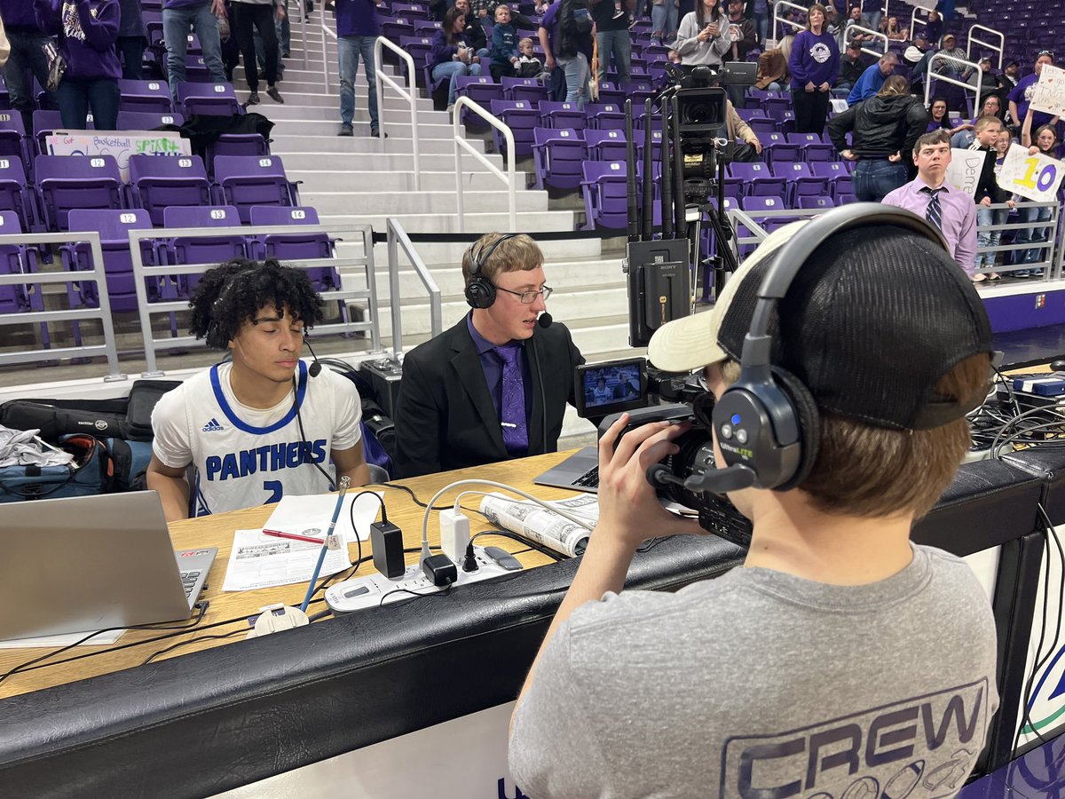 First Interview on the floor at Bramlage ✅ Joesph Recalde- Phillips finishes with 14Pts 10Rebs and 7Ast! Wichita The Independent moving on to the semis with a 55-46 win over St. Mary’s-Colgan