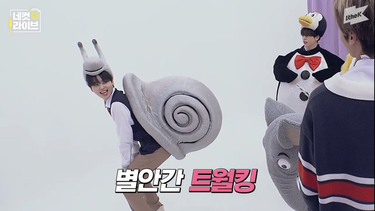 14229_h's tweet photo. @1theK @hamsarang__ #네컷라이브_크래비티 일단 애들이랑 인생네컷에서 만날수있다는게 너무 행복합니다.. 애들 한명한명 점점 동물로 변해서 나오는거 너무 귀엽고 특히 형준이 달팽이가 너무 귀여워요.. 너무 만족해하는 그런 ㅋㅋ 춤도추고 진심으로 너무 재미있게봤어욬ㅋㅋ https://t.co/ighF6j8nHB