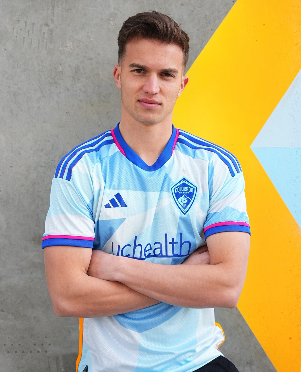 ColoradoRapids's tweet photo. 💙NEW DAY KIT GIVEAWAY💙

We're celebrating the debut of the New Day Kit this weekend by giving five lucky fans one of their very own!

To enter:
👣 Follow us
🔁 RT this post
💬 Comment your favorite video in our #MLSSeasonPass Club Room

Full rules » https://t.co/imBeOJnFQf https://t.co/xgOsix8I1O